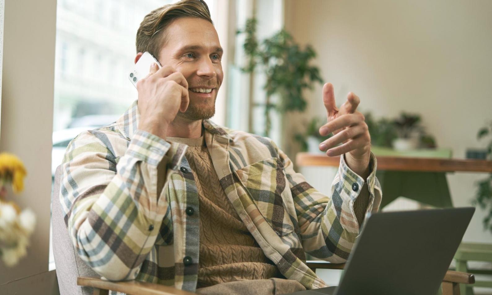 Expertenteam bei der Arbeit an Bewertungsanalysen